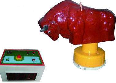 Balansowe dmuchane gry sportowe Round Bullfight With Shaking Cow For Cowboys