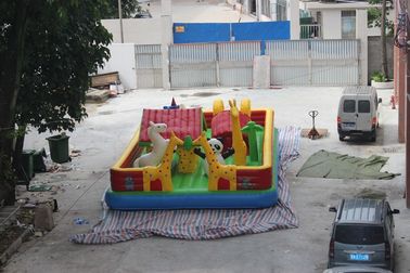 0,55 mm plandeka PCV na świeżym powietrzu Nadmuchiwany park rozrywki z motywem zwierzęcym