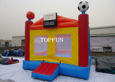 Śmieszne plandeki PCV dzieci skoki zamek nadmuchiwane Bouncy House z piłką nożną