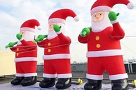 Gigantyczne nadmuchiwane świąteczne dekoracje świąteczne na dziedzińcu Świętego Mikołaja Wysadź nadmuchiwane Mikołaja