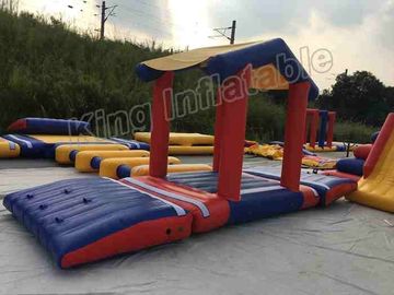 Plandeka PCV 0,9 mm Ogromne nadmuchiwane Parki Wodne 40m Średnica Z Czerwonym / Niebieskim Kolorem