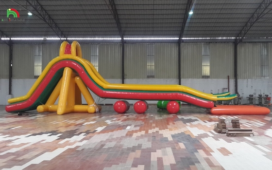 Wydmuchiwany teren zabaw, przeszkody, pole sportowe, wodny z basenem