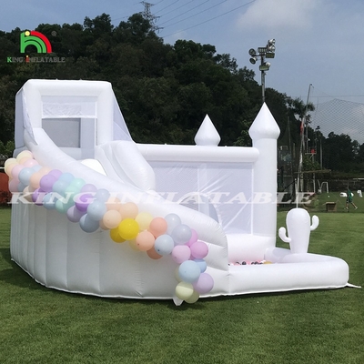 Biały puchany skok z kombo Bouncy Castle House Kids Wodny zjeżdżalnia z piłką Pit