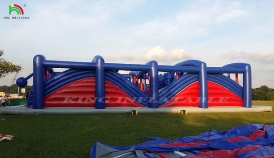 5k Nawierzchnia przeszkód na nadmuch 5k wyzwania dla dorosłych i dzieci