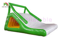 Odporna na ogień 0.9mm PVC Plandeka Blow Up Water Toy / Aqua Wet Slide na Water Park