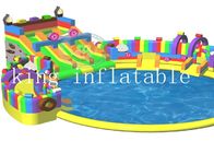 Podwójne szwy nadmuchiwany plac zabaw w parku wodnym gigantyczna zjeżdżalnia z basenem