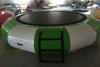 Niestandardowe komercyjne nadmuchiwane trampoliny wodne Pływające łóżko do skakania