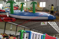 Dorosła pływająca zabawa Aqua Fun Nadmuchiwane parki wodne Wysadź w powietrze tor przeszkód wodnych