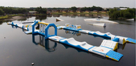OEM nadmuchiwany pływający park wodny z przeszkodami sportowymi ze skokami